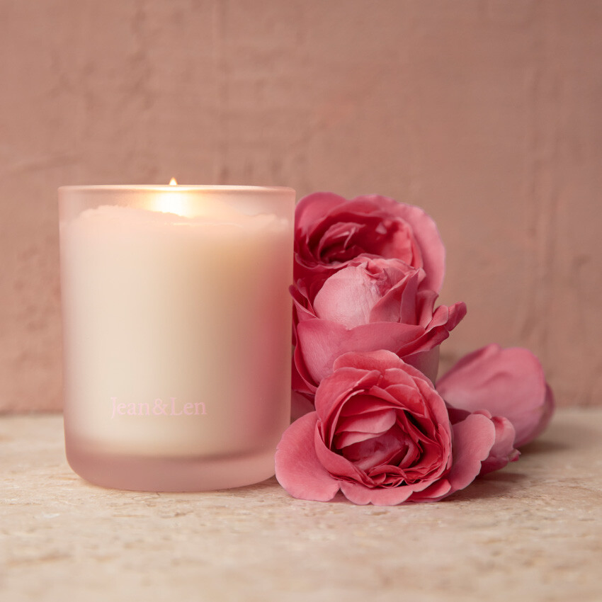 scented-candle-pfili-stein-rosen.jpg